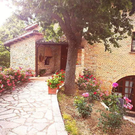 ゲストハウス Country House Ca'la Cornacchia Fermignano